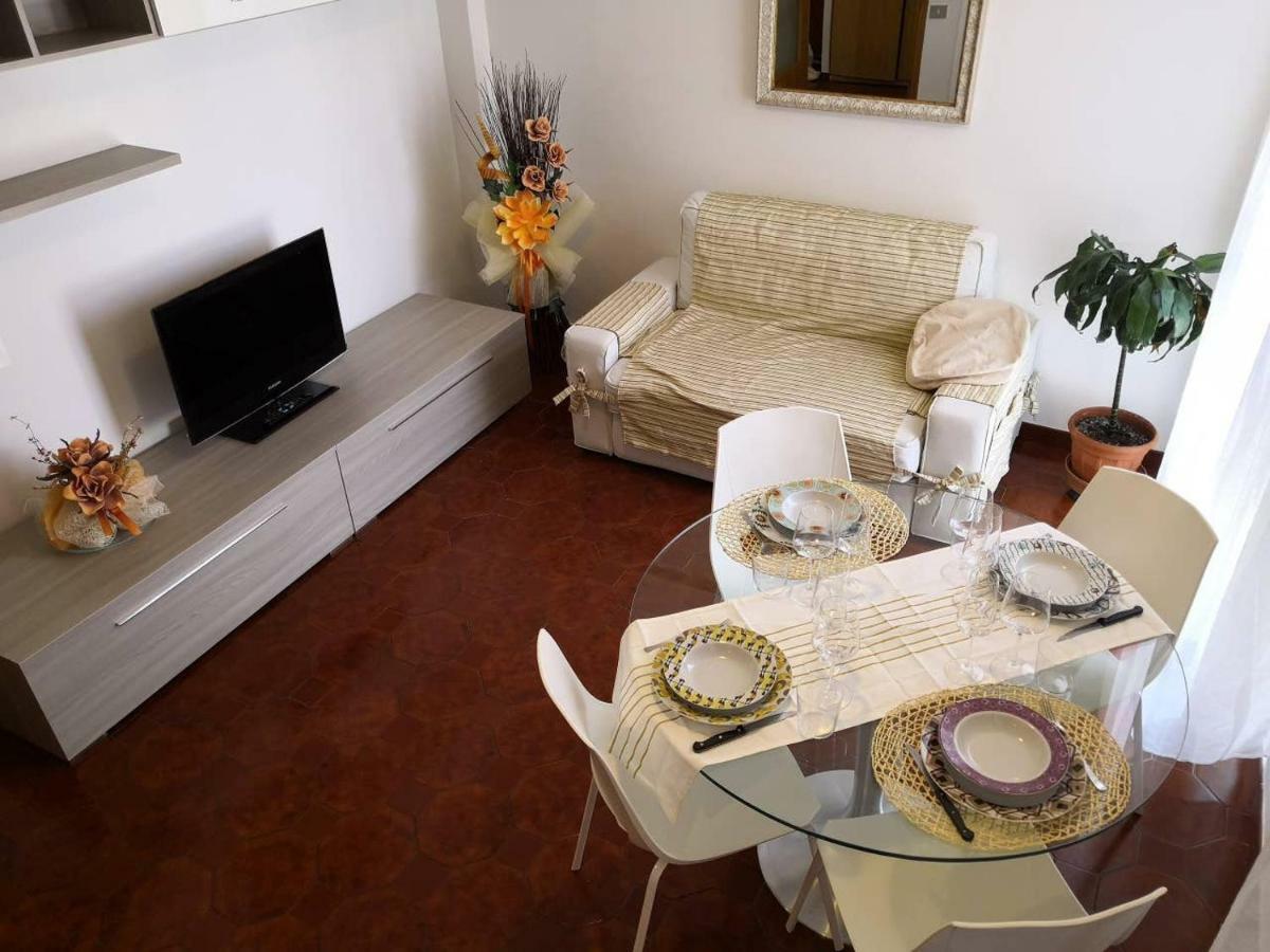 Home Holidays Pisa Bagian luar foto