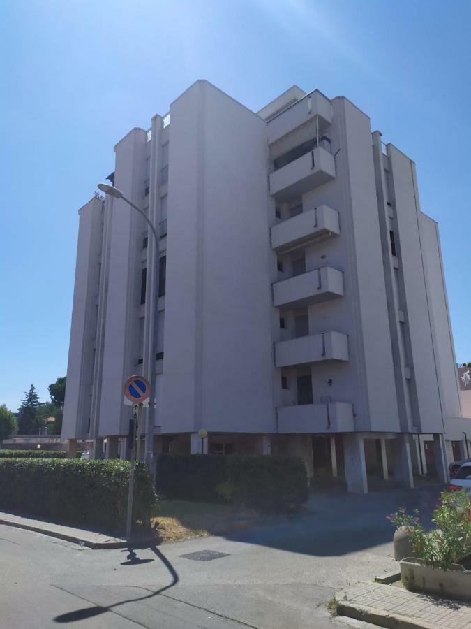 Home Holidays Pisa Bagian luar foto